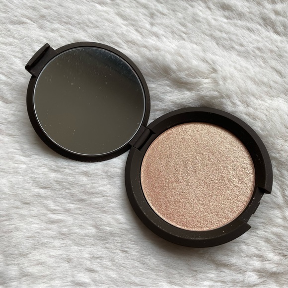 NIB BECCA Original Packaging Shimmering Skin Perfector Pressed Highlighter - Picture 2 of 7